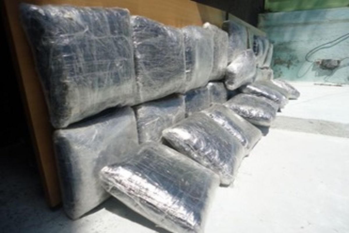 دستگیری ۳ قاچاقچی و کشف ۲۵۹ کیلو تریاک در رابر