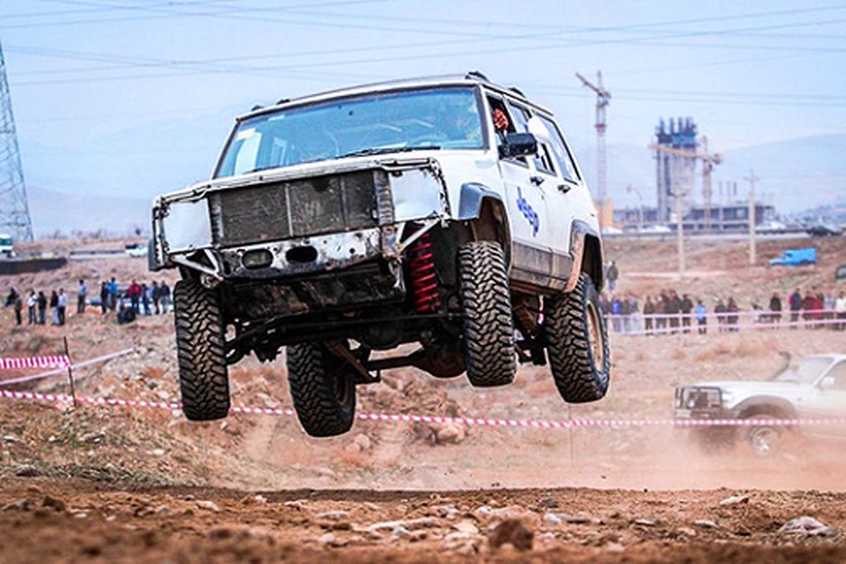 درخشش اتومبیلرانان استان در چهارمین دوره رقابت های آفرود قهرمانی کشور