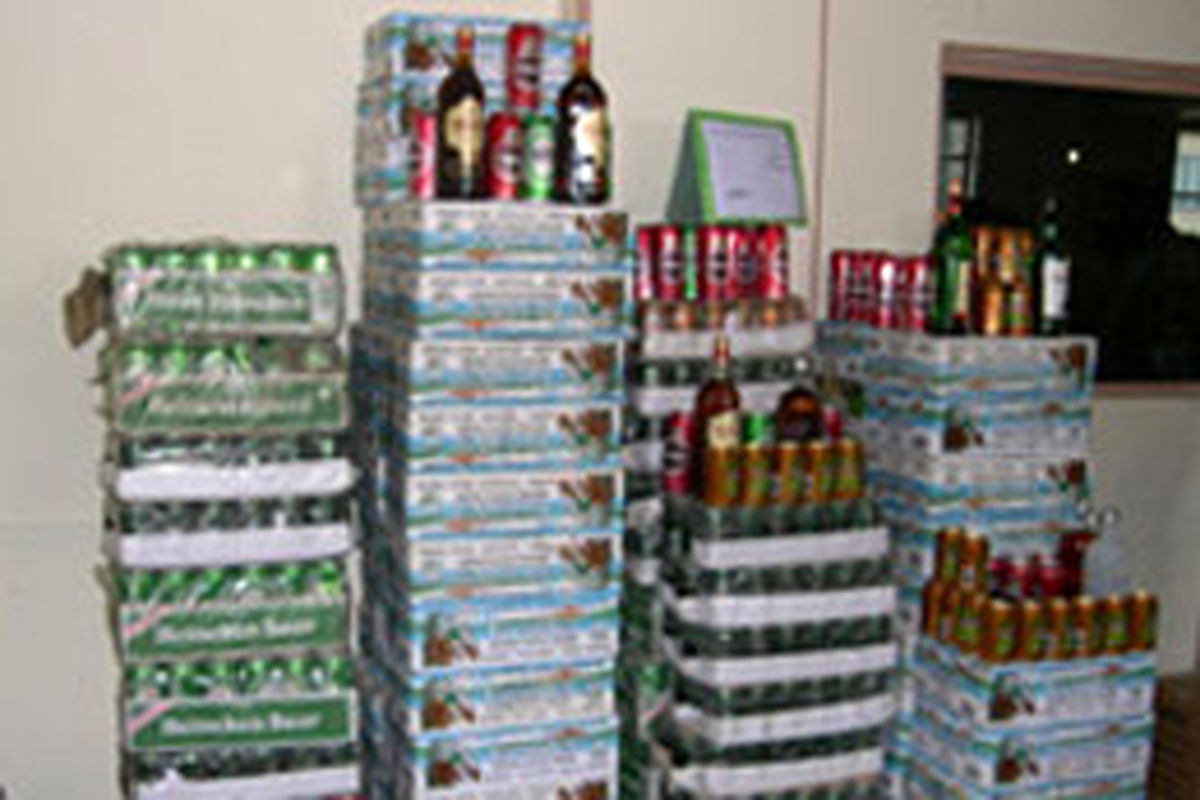 کشف بیش از ۱۱ هزار لیتر مشروبات الکلی در گرگان