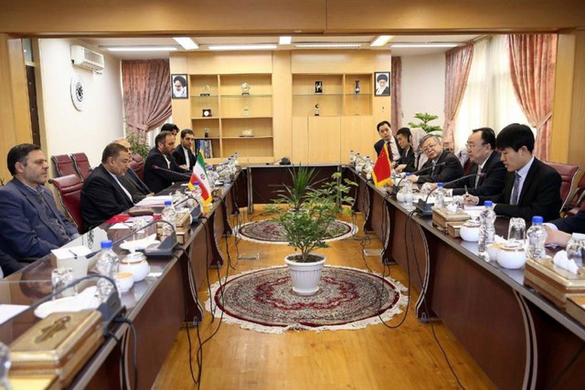 ایران مسیر دشواری برای مبارزه با فساد دارد