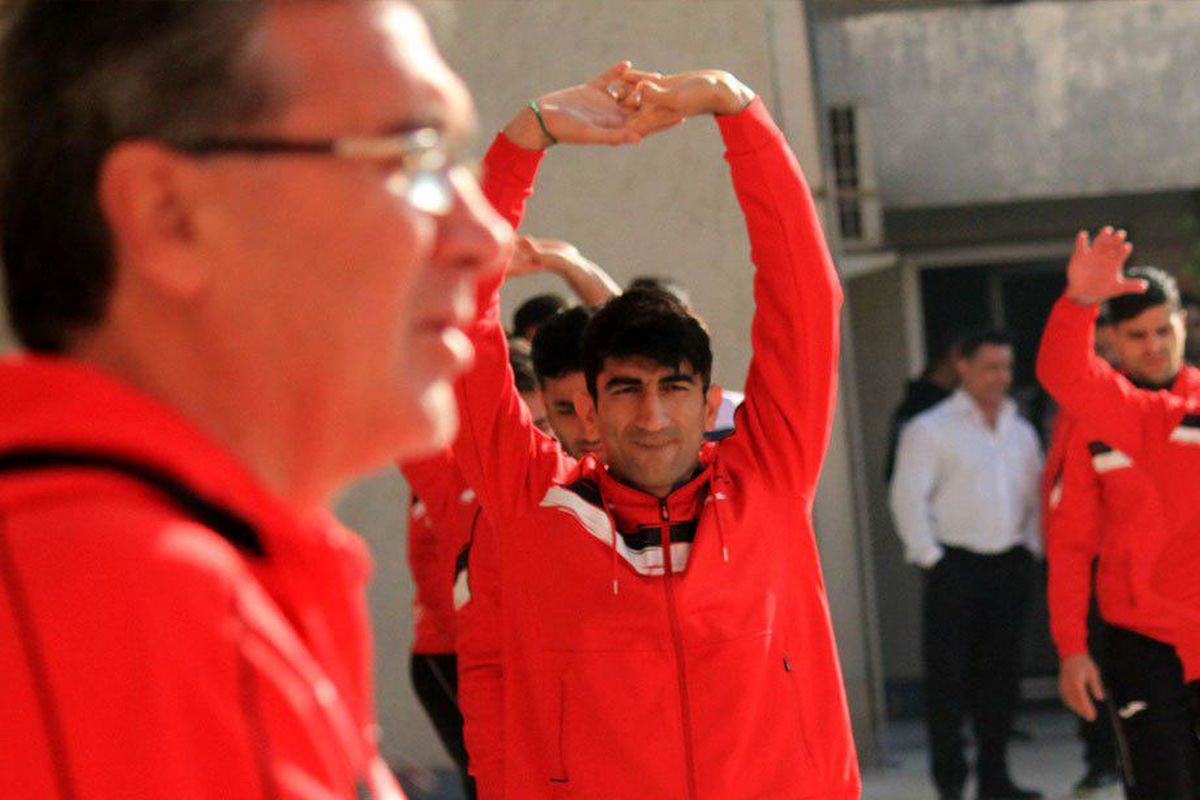 نرمش صبحگاهی سرخپوشان پیش از صبحانه