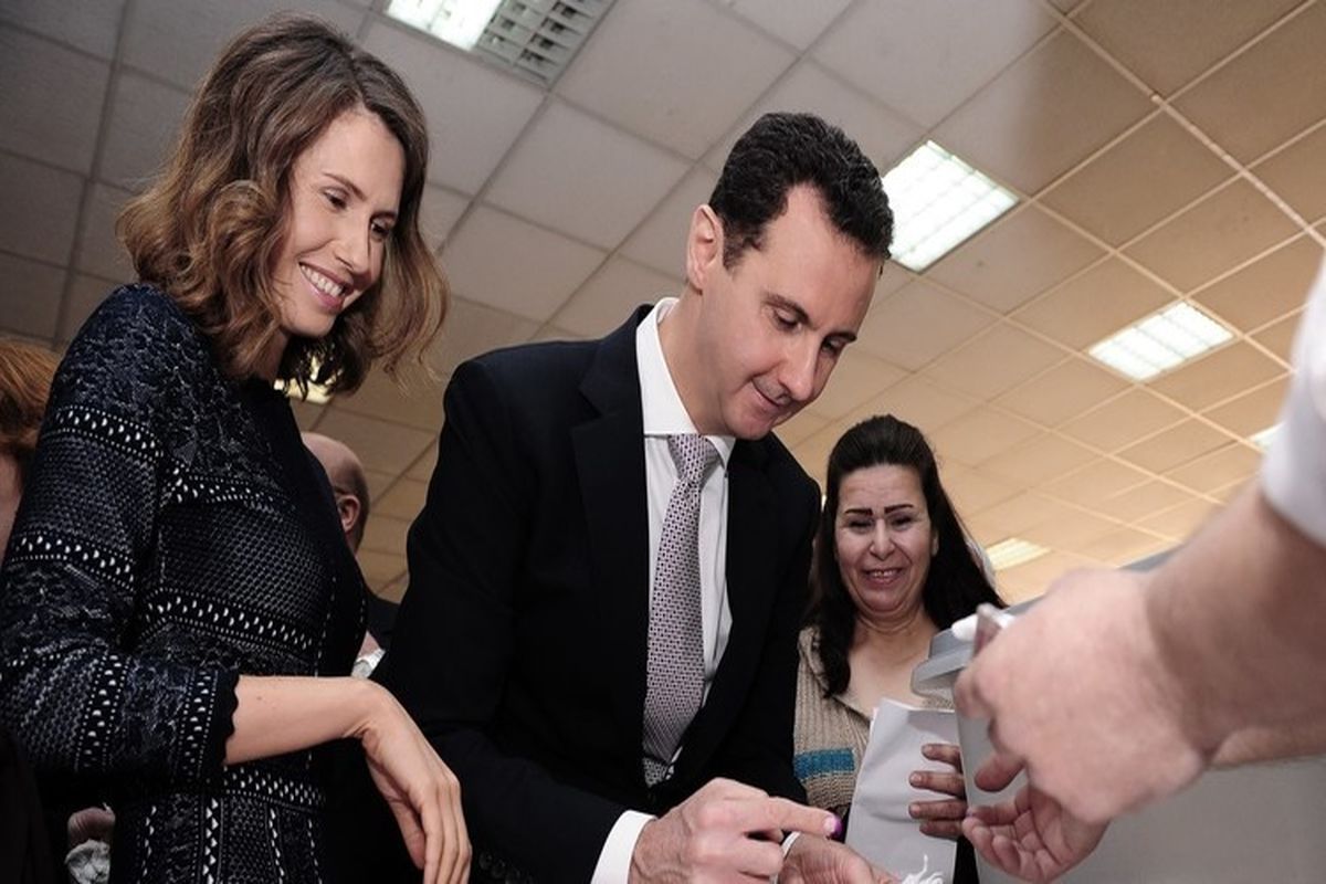 عیادت بشار اسد و همسرش از یک کشیش