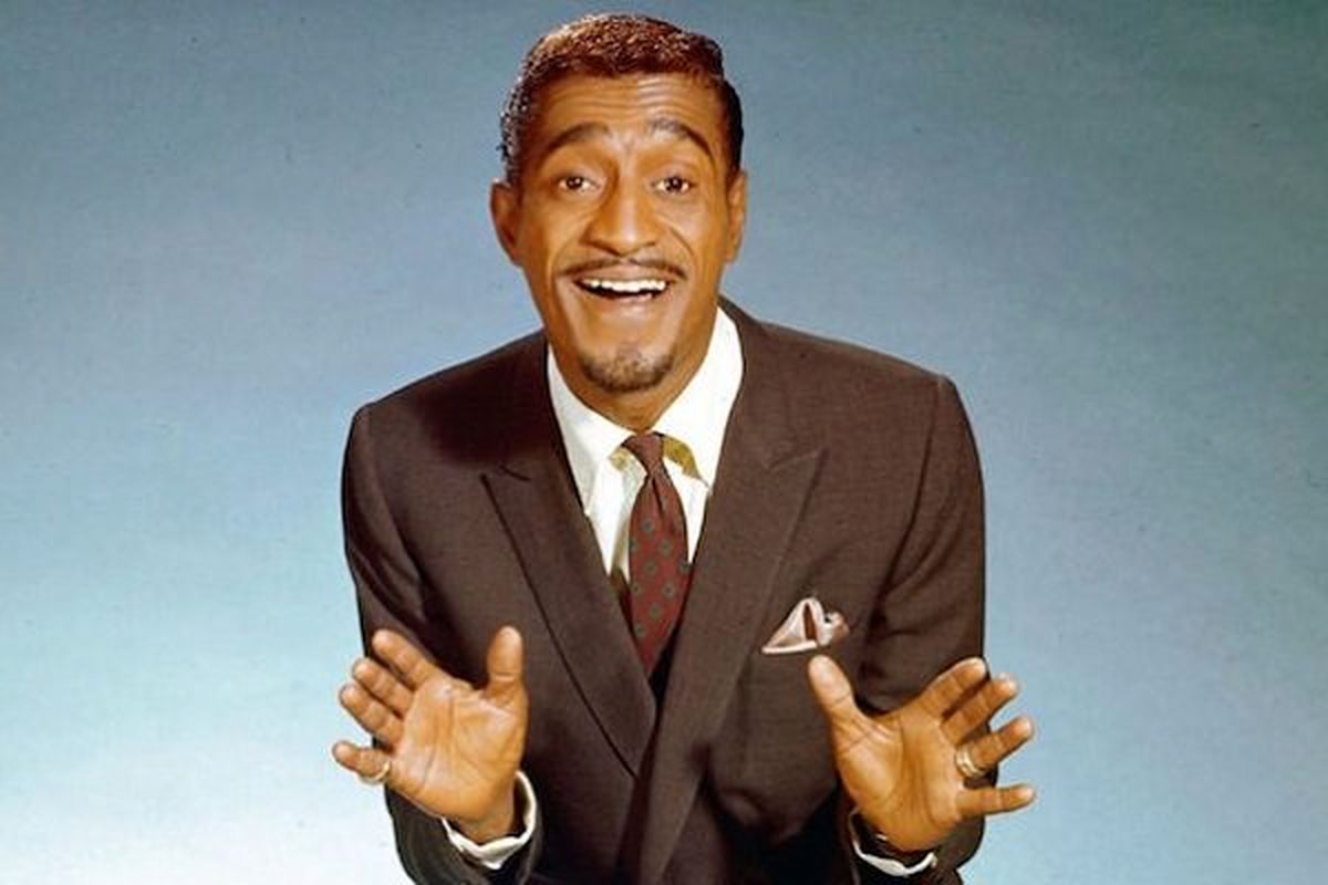 لایونل ریچی خواننده مشهور زندگی «سامی دیویس» را می‌سازد