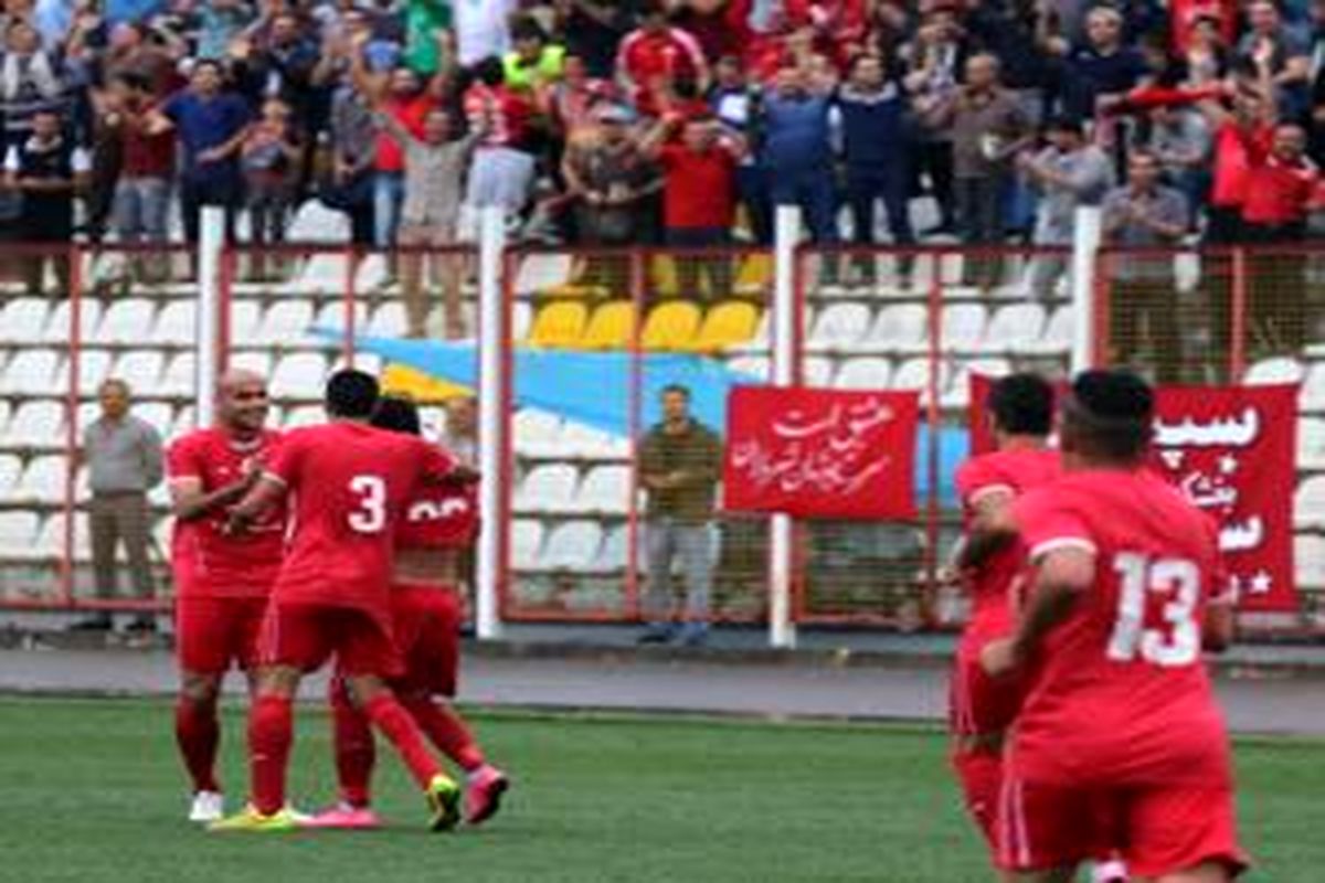 تیم فوتبال سپیدرود رشت در بابل به مصاف خونه به خونه می رود