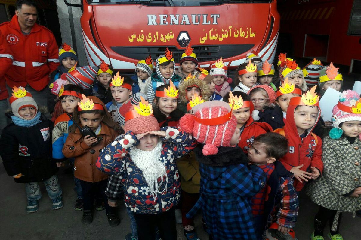 دیدارکودکان و نو آموزان مجتمع فرهنگی حضرت باقرالعلوم (ع) با آتش نشانان شهر قدس