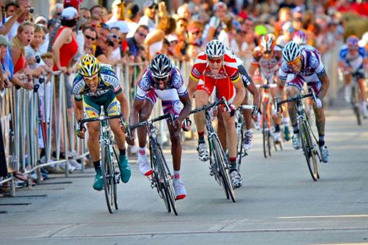 رقابت های دوچرخه سواری قهرمانی آسیا برگزار می شود