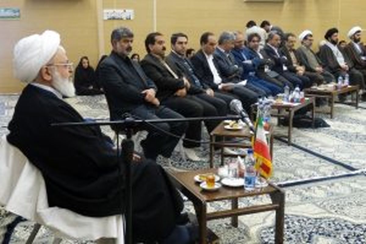 تجدید میثاق دانشگاهیان یزد با آرمان های انقلاب