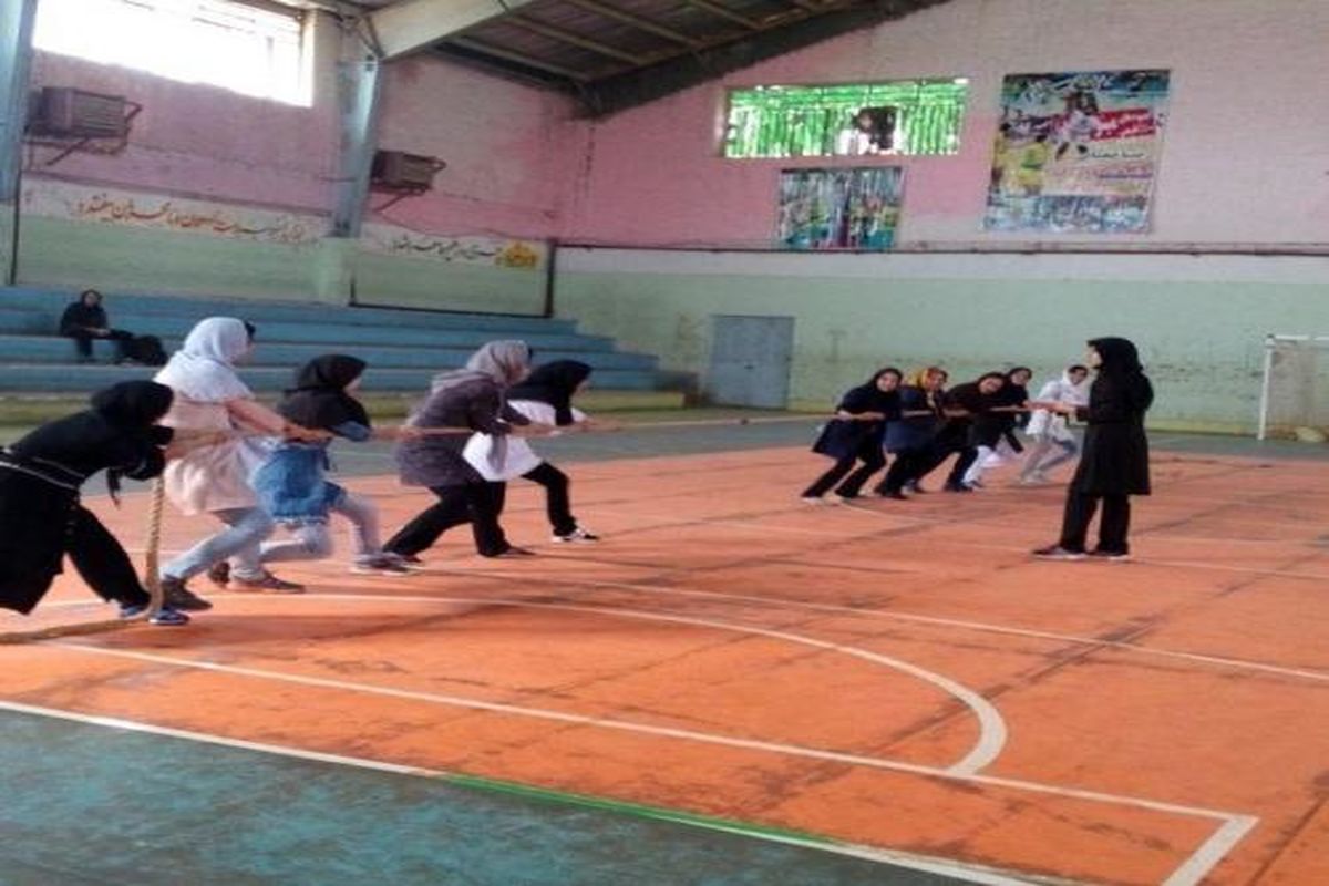 برگزاری مسابقات طناب‌کشی بانوان جام فجر در کوهدشت