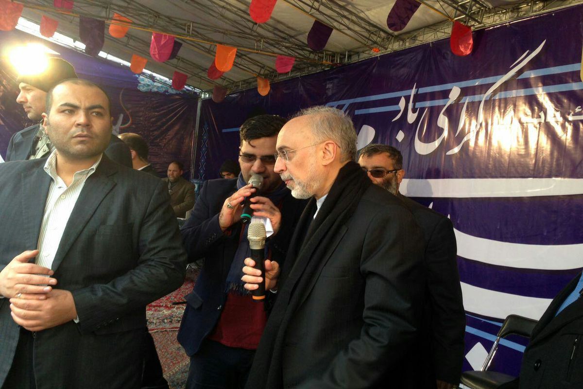 صالحی از غرفه وزارت ورزش و جوانان بازدید کرد