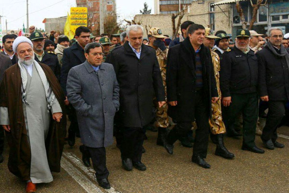 هم دیپلماسی و هم قدرت نظامی برای سربلندی لازم است/ اعلام آمادگی برای بین المللی کردن خراسان شمالی