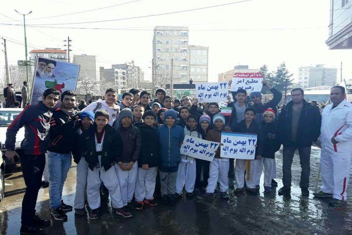 جامعه ورزش و جوانان شهرستان پردیس در راهپیمایی ۲۲ حضور مسئولانه داشتند