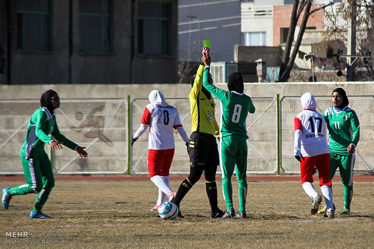 بانوی فوتبالیست قروه ای به تیم ملی جوانان دعوت شد