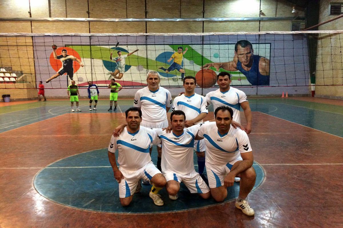 قهرمانی تیم والیبال بیمارستان شهدای عشایر خرم آباددر مسابقات  واحدهای دانشگاه علوم پزشکی لرستان