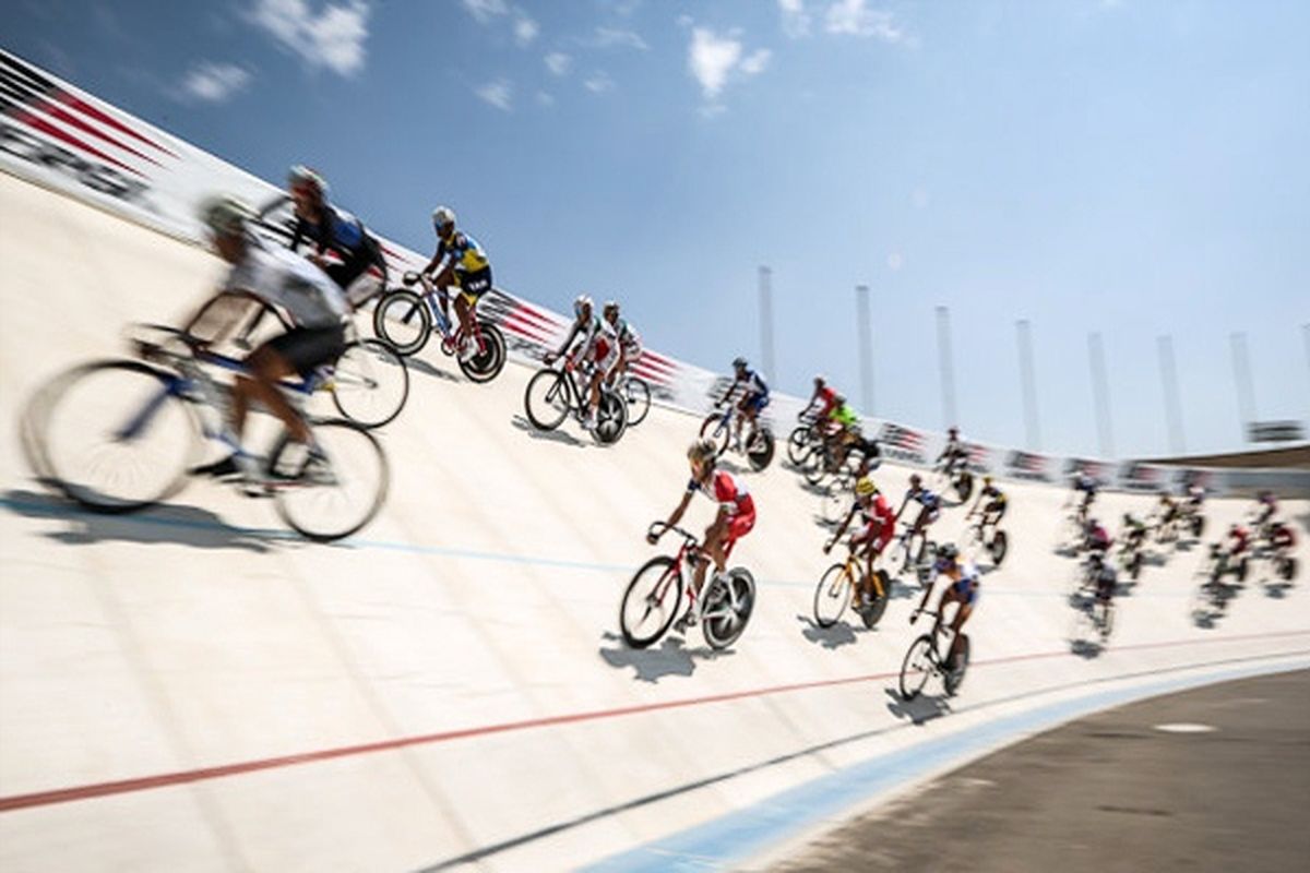 قهرمانی پشگامان کویر یزد در لیگ برتر دوچرخه سواری پیست