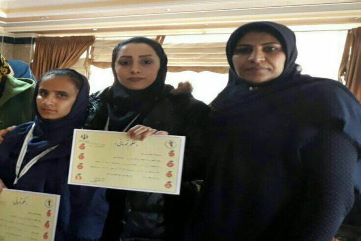 بانوی نابینای کردستانی نشان نقره رقابت های دوصحرانوردی کشور بر گردن آویخت