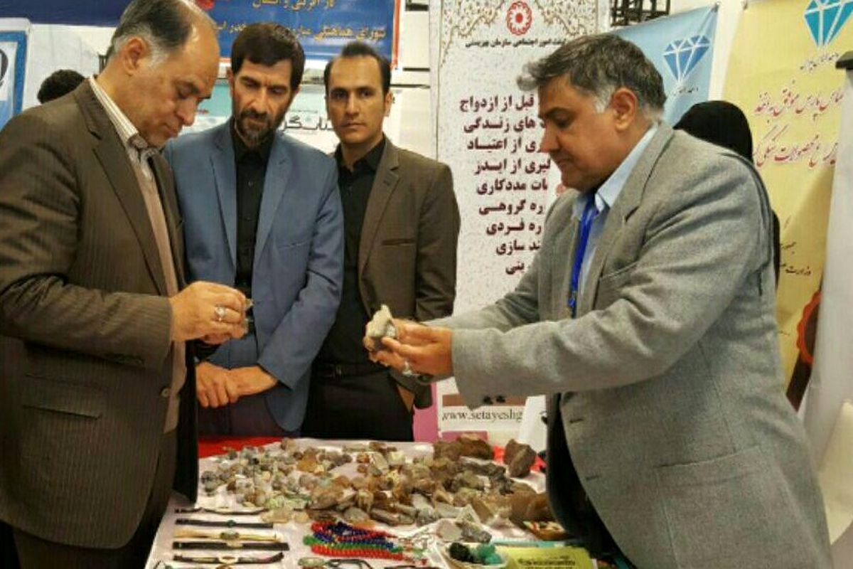 بازدید استاندار از نمایشگاه و جشنواره دانشگاه پاک و زندگی سالم در زاهدان