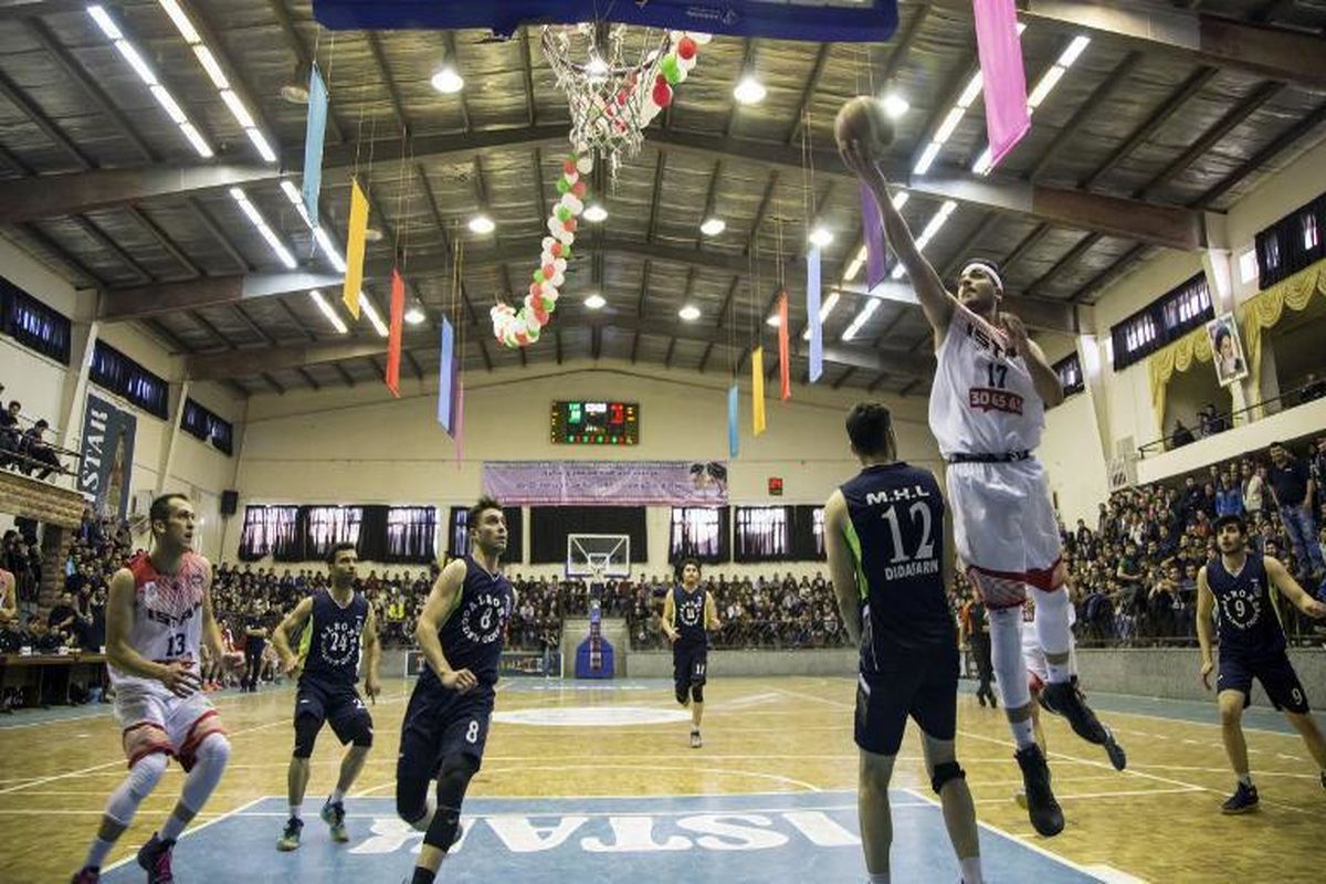 آرارات تهران در مقابل بلندقامتان ایستک کردستان زانو زد