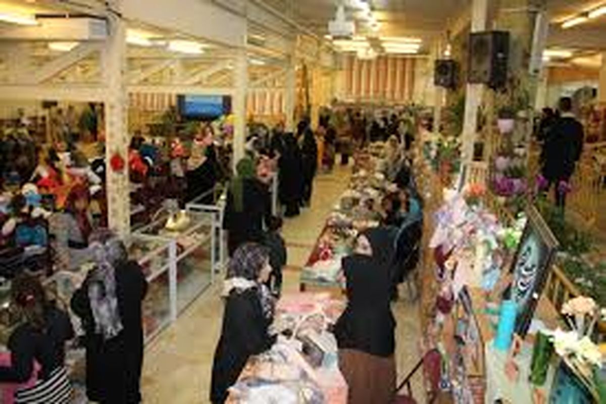 بازارچه دست‌فروشان اردبیل با هدف حمایت از اصناف فعال شد