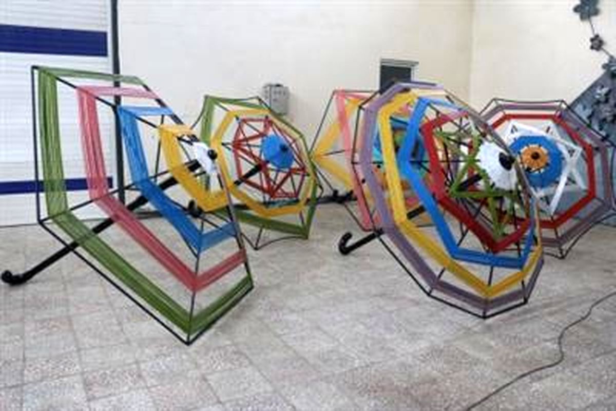 نصب ۶۳ المان نوروزی و سفره هفت سین در سنندج