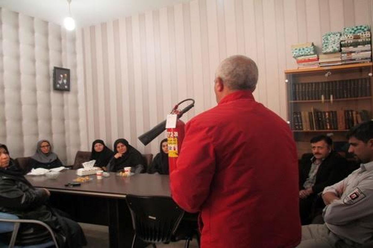 برگزاری کارگاه آموزشی اطفاء حریق در کتابخانه مرکزی شهرستان قدس