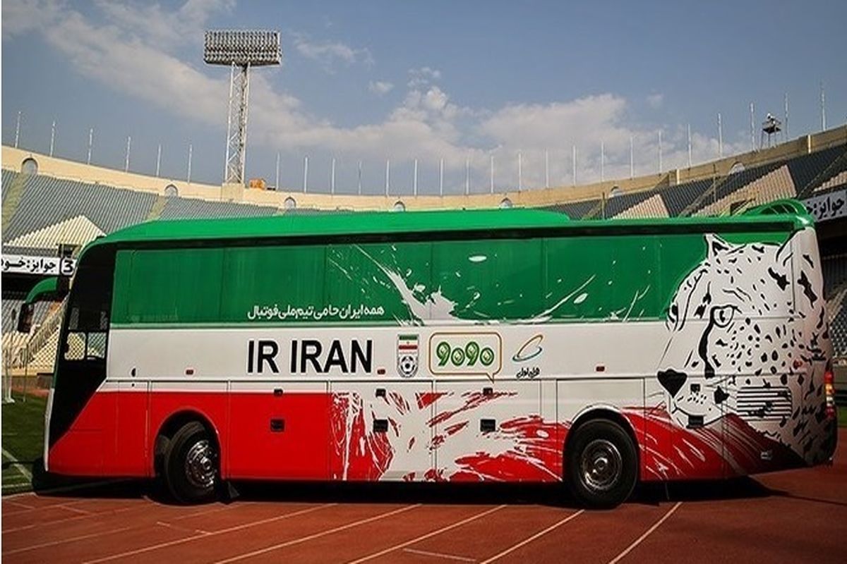 اتوبوس تیم کی‌روش شماره گذاری شد/ طرح ایرانی بر بدنه خودروی مدرن