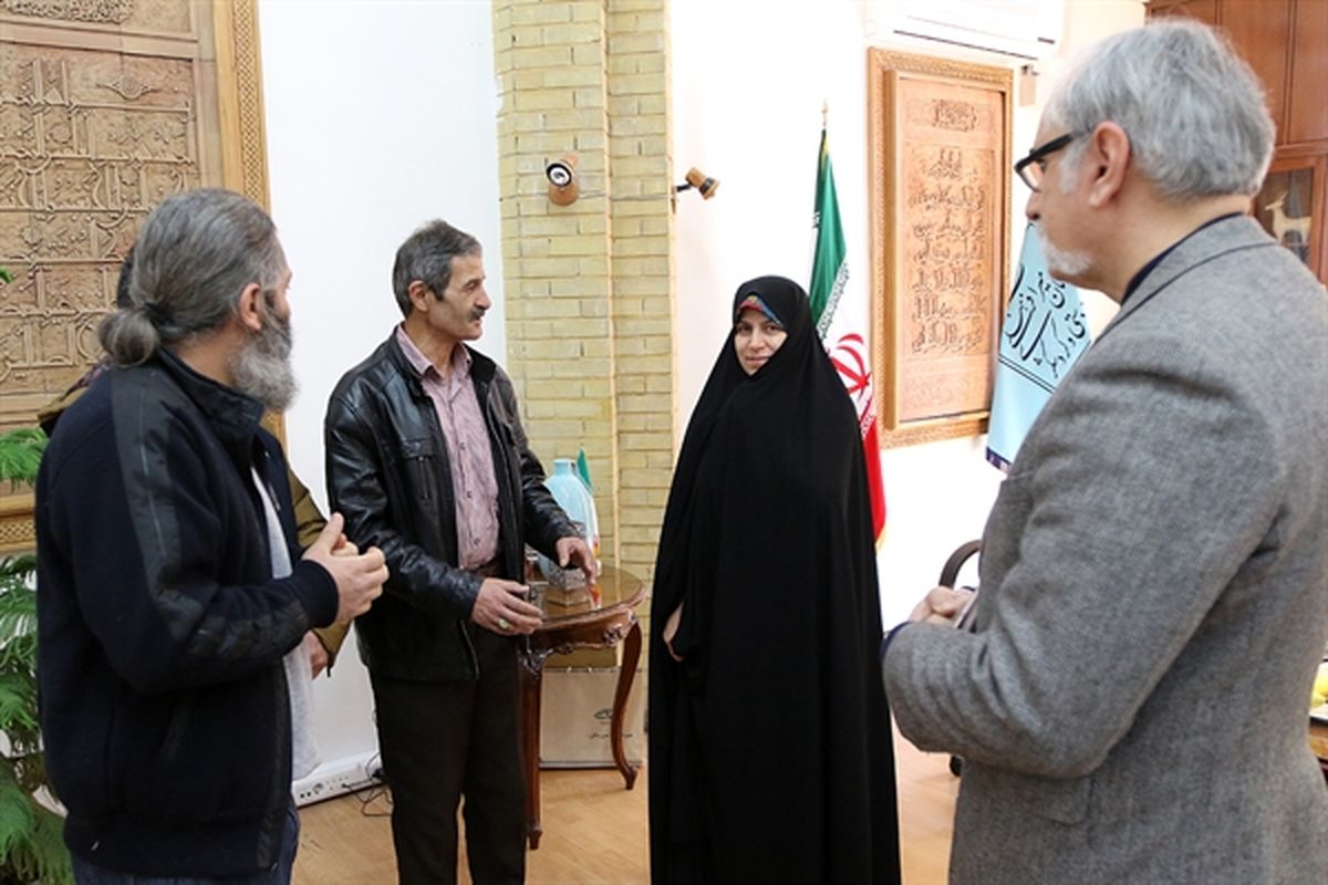 قدردانی فعالان تشکل‌های صنایع‌دستی از معاون رئیس‌جمهوری