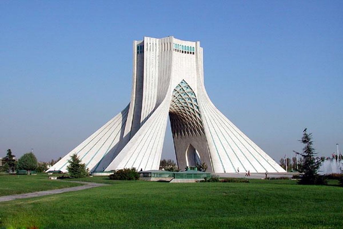 «نامه ای به تهران» در میدان آزادی خوانده می شود