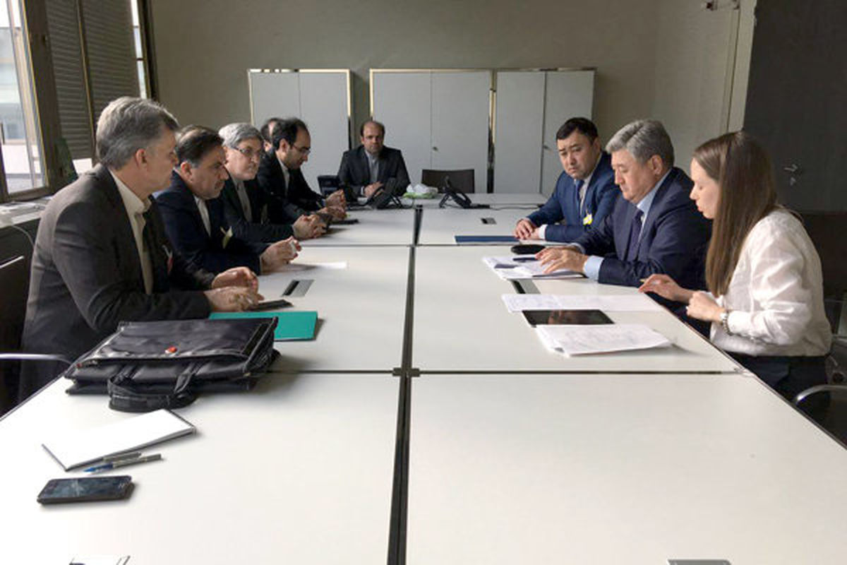 وزیر راه و شهرسازی ایران  با وزیرحمل و نقل اوراسیا دیدار کرد