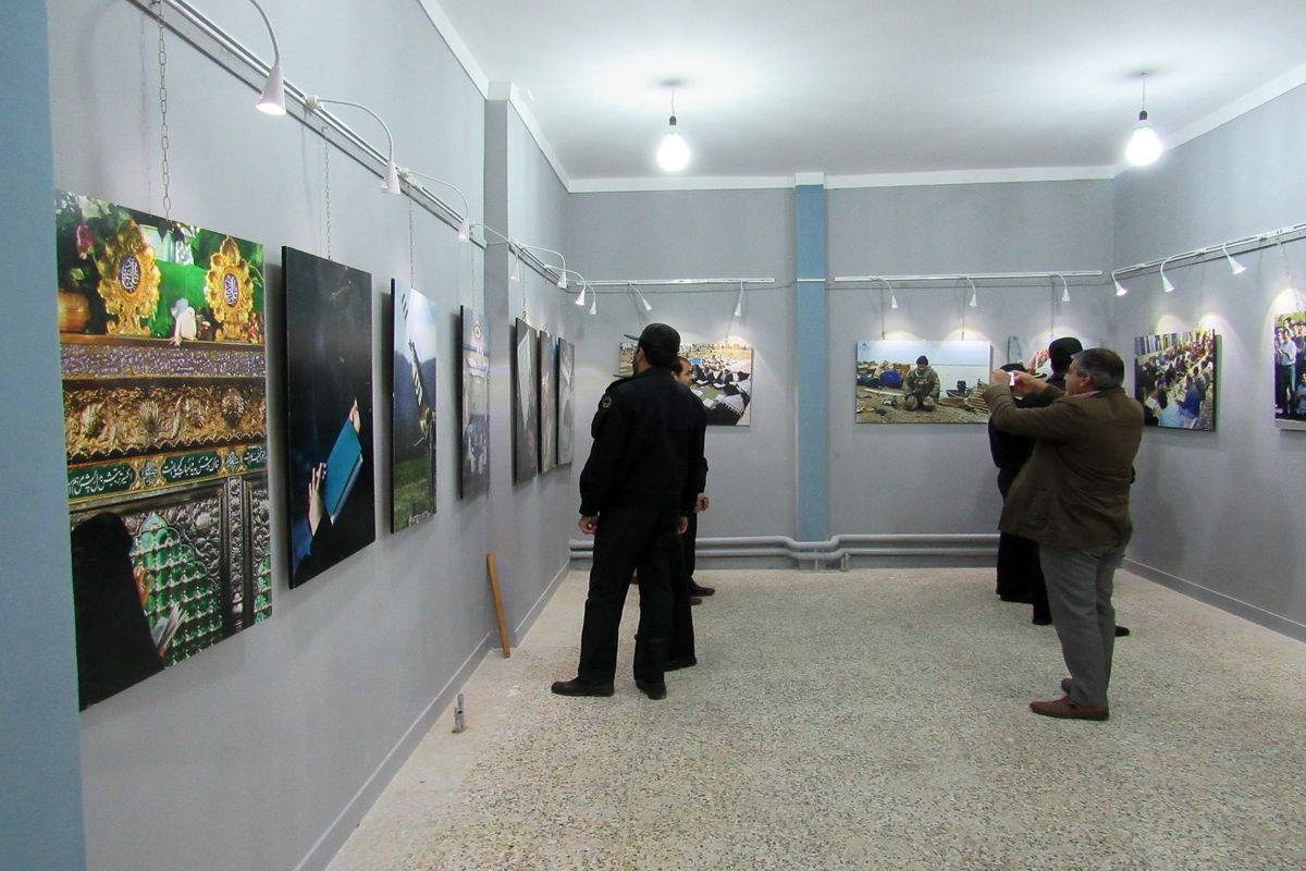 نمایشگاه عکس و پوستر در کتابخانه عمومی باقرالعلوم ارکواز ملکشاهی برگزارشد