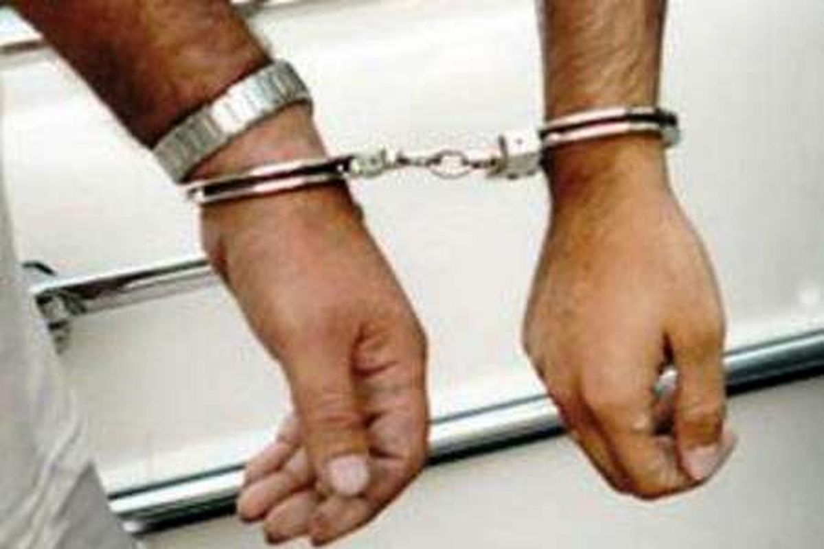 سارق داخل خودرو با اعتراف به ۴۸ فقره سرقت درکرج دستگیر شد