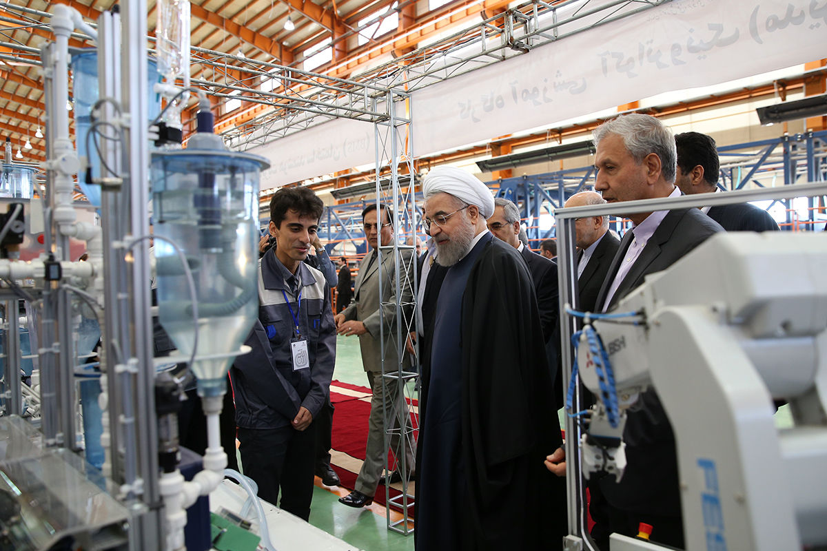 بازدید دکتر روحانی از نمایشگاه نخبگان مهارتی سازمان آموزش فنی و حرفه‌ای و دستاوردهای مپنا