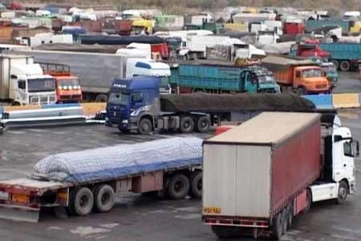 هشت هزار تن کالای استاندارد از مرز مهران به عراق صادر شد