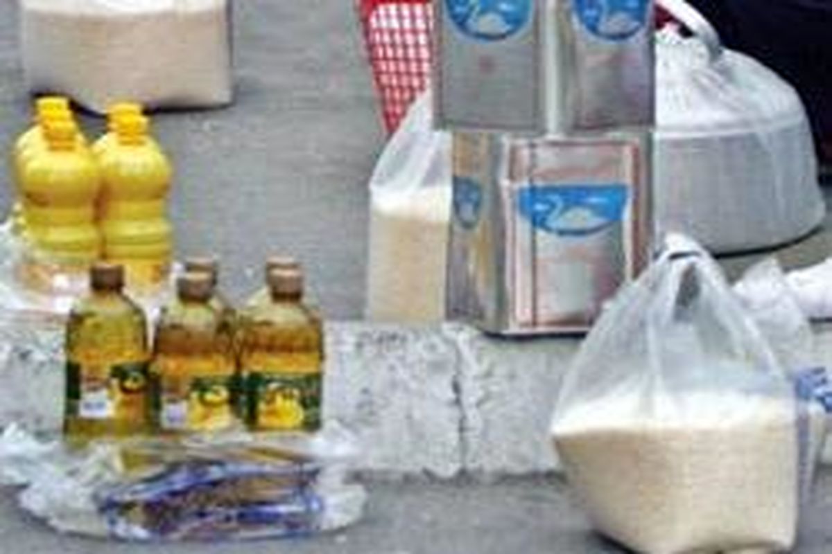 اهدای سبد غذایی به ۵۷ خانوار مددجوی یتیم و نیازمند در رودان