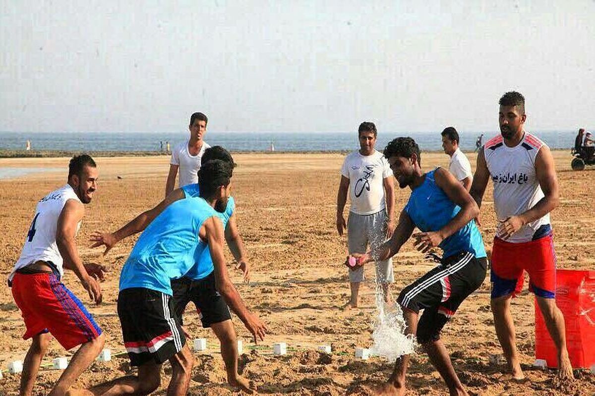 ایران زمین قهرمان نخستین دوره هندبال ساحلی با بادکنک آبدار در قشم شد