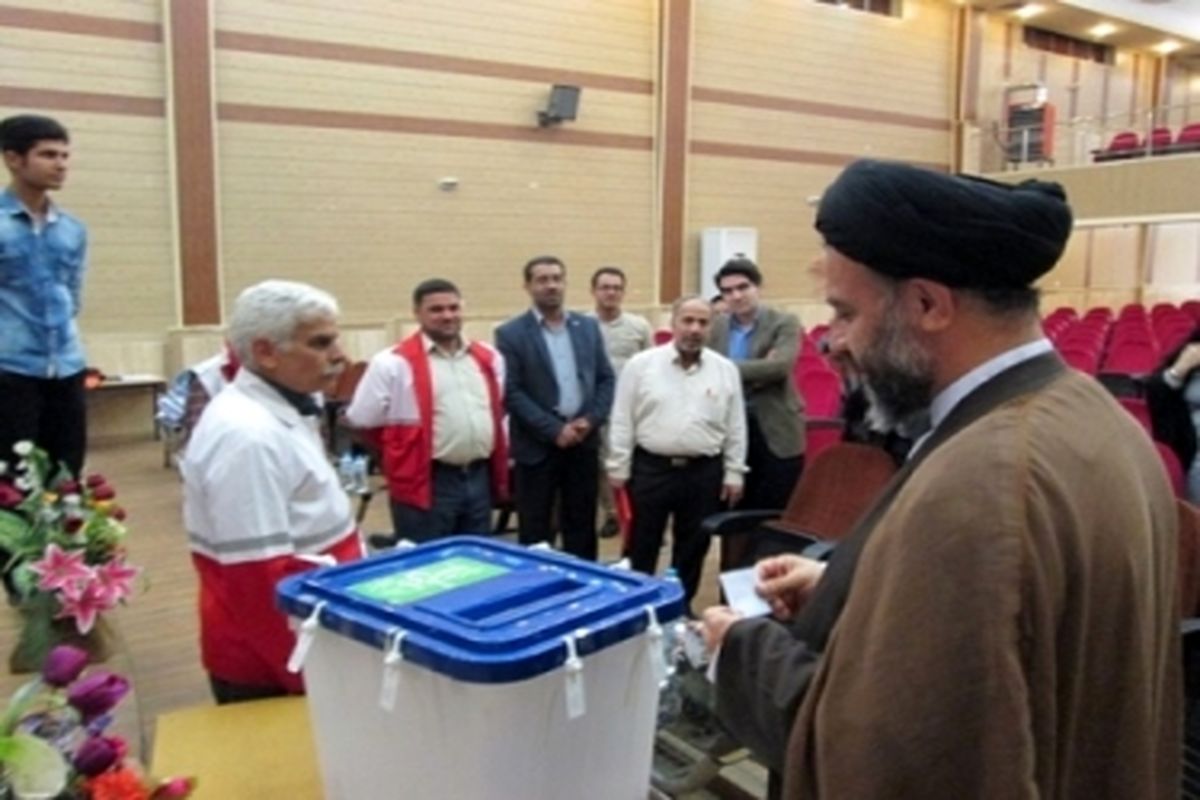 امام جمعه ملارد در انتخابات مجمع نمایندگان هلال احمر شرکت کرد