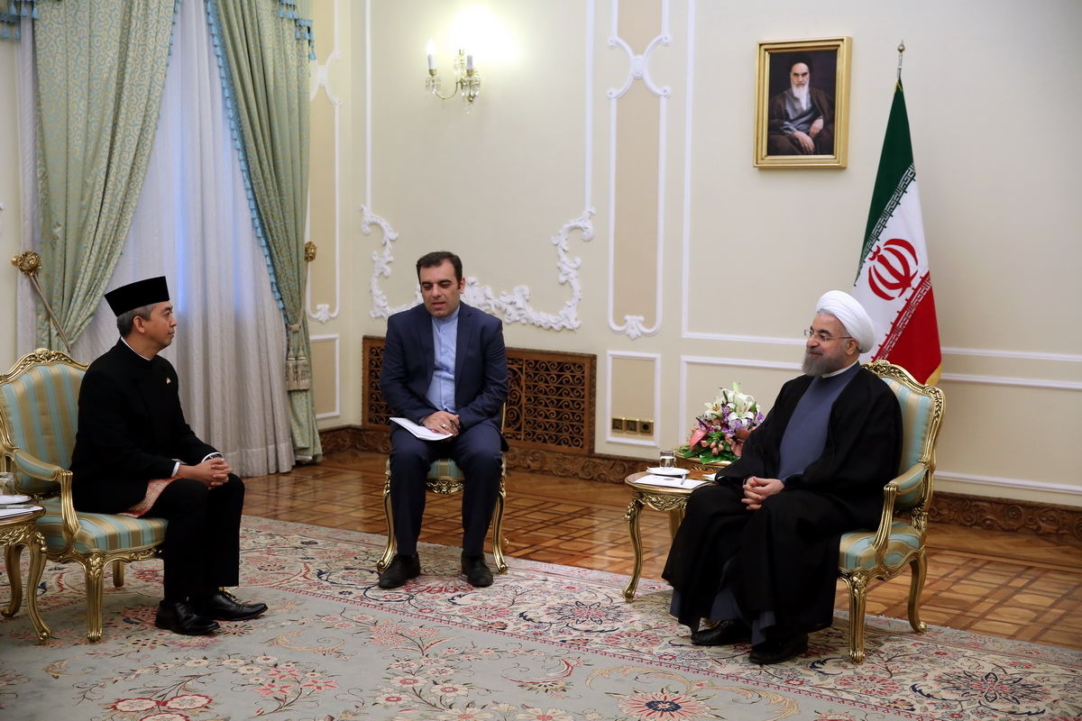 تهران و جاکارتا برای رفع مشکلات جهان اسلام همکاری خود را گسترش دهند