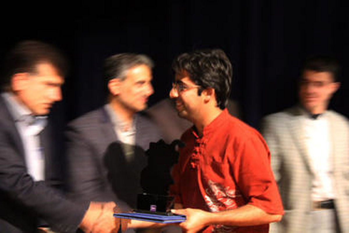 عکاس خبرگزاری برنا رتبه اول مسابقه عکس "شکوه حضور" را کسب کرد