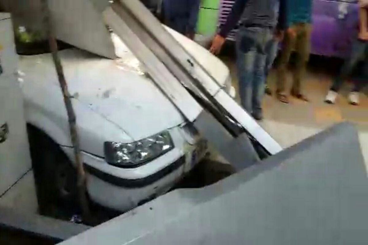 براثر برخورد سمند با ایستگاه اتوبوس در میدان مرکزی شهر بجنورد ۶ نفر زخمی شدند