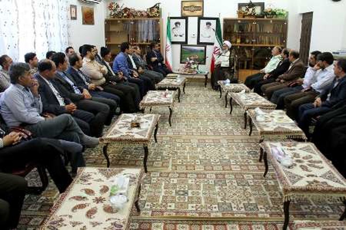 مبادا دولت هم به یک مطالبه‌گر اقتصاد مقاومتی تبدیل شود/ ظرفیت‌های  صنایع دستی استان فراوان  اما  مظلوم است