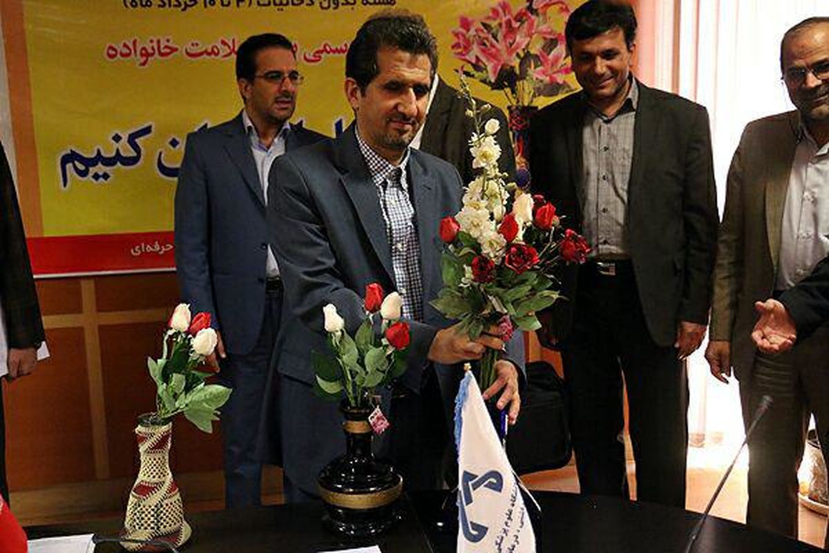 دکتر ایرانی خواه: قلیان کشیدن باید به یک ضد فرهنگ تبدیل شود/عزم همگانی برای جمع آوری قلیان ها