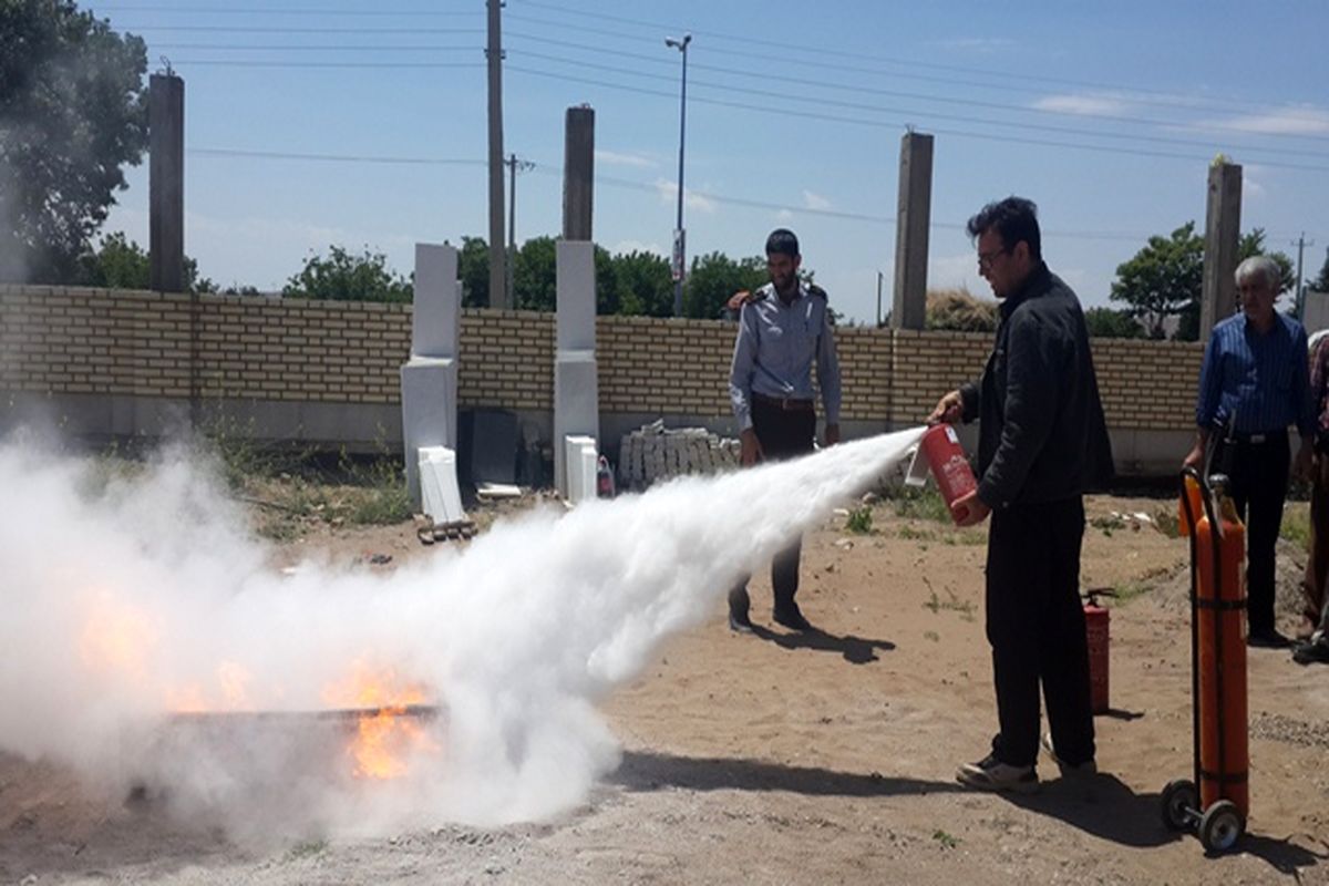 برگزاری کارگاه آموزشی و مانور اطفای حریق در هفت شهرستان آذربایجان شرقی