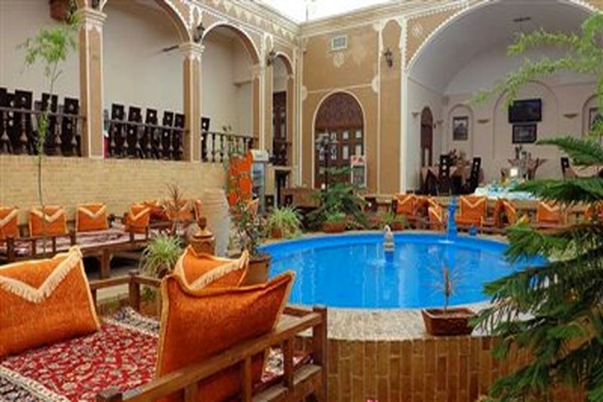تغییر کاربری مدرسه شهرداری به مهمانسرای سنتی
