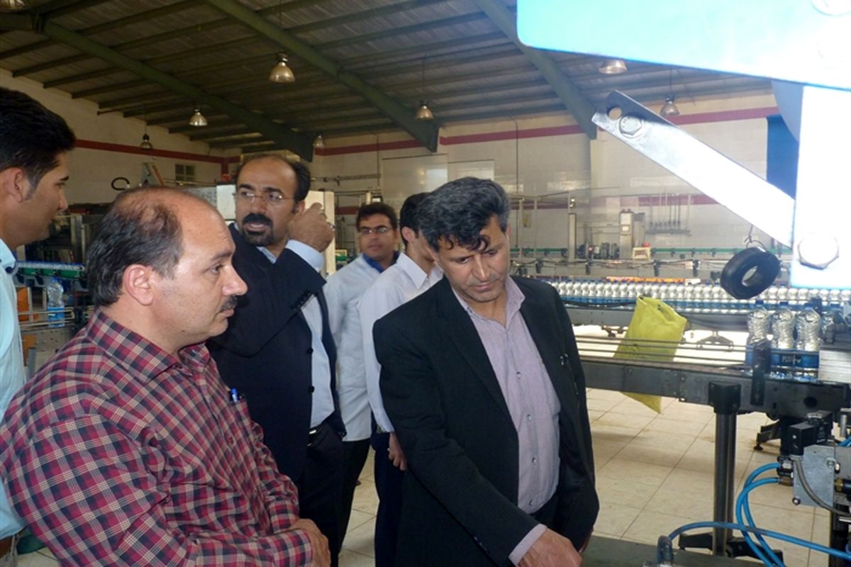 بازدید سرزده معاون غذا و دارو از صنایع غذائی شهرک صنعتی شباب