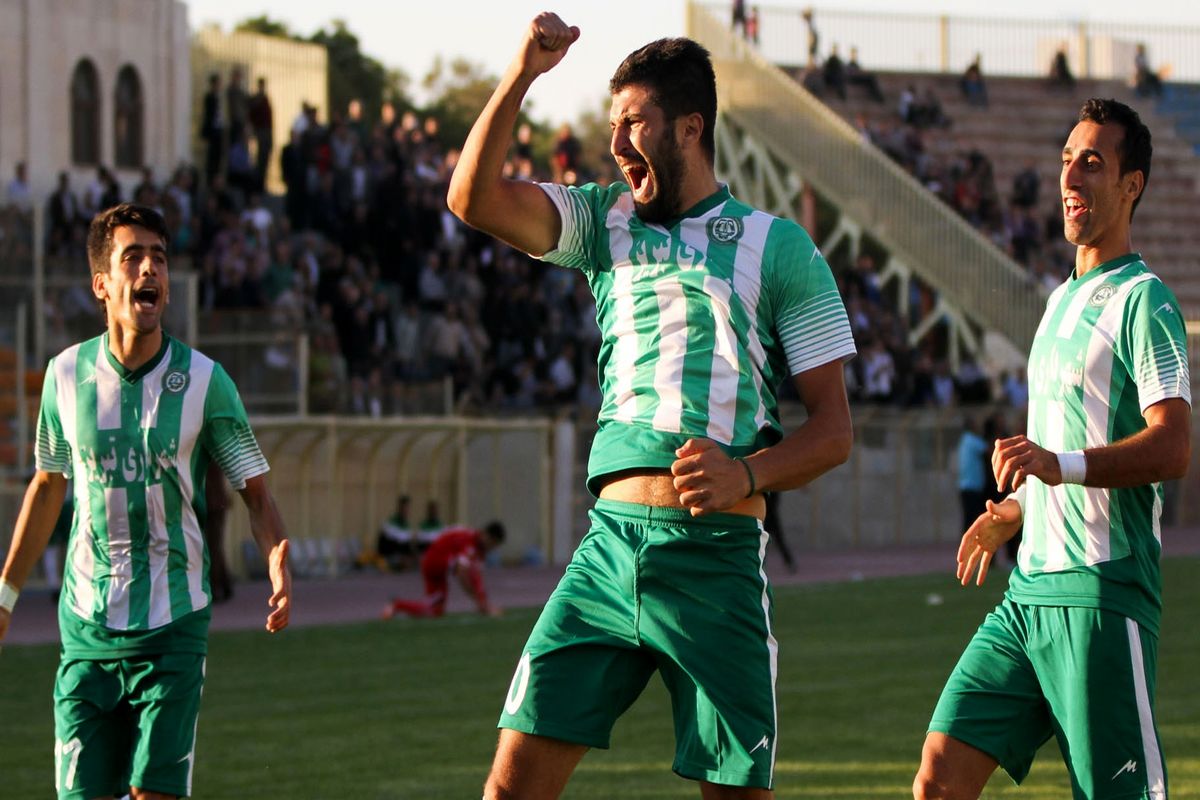 سبزقباهای فوتبال تبریز منتظر خودنمائی در لیگ برتر هستند