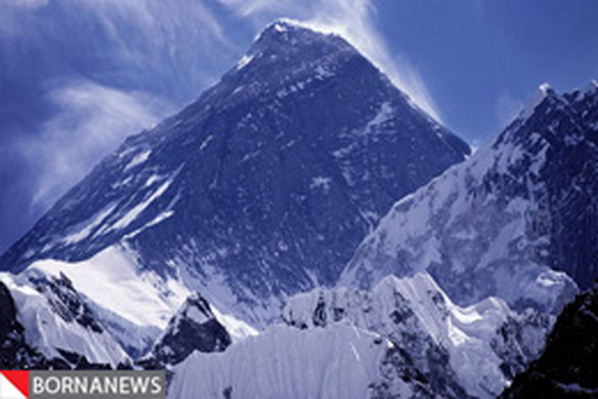 بزرگداشت یادمان صعود به اورست توسط ۱۸ گروه کوهنوردی فارس