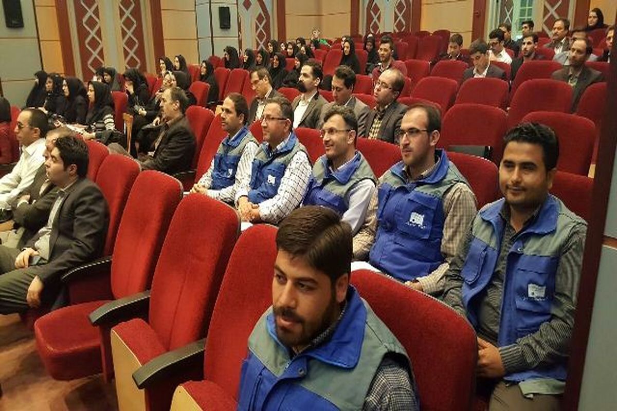 همایش چالش های ملی در احیای دریاچه ارومیه در شبستر برگزار شد