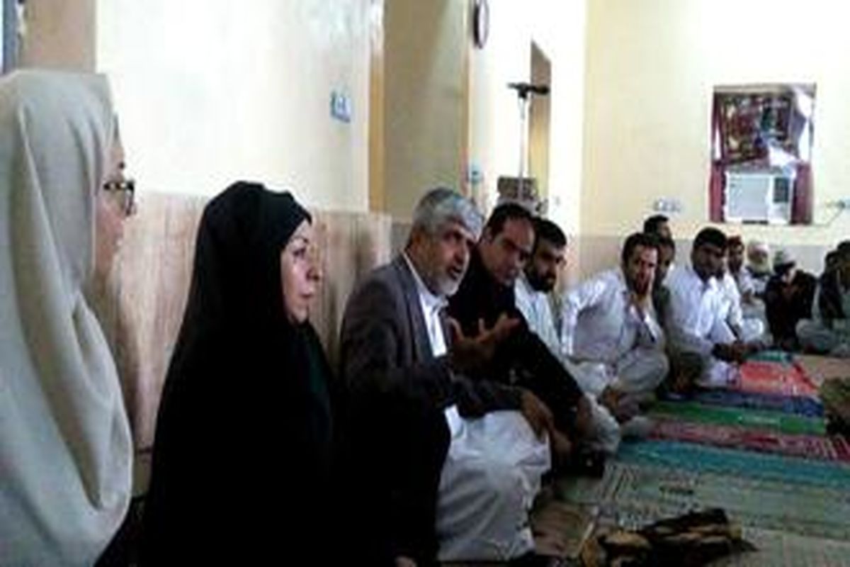 معاون محیط زیست کشور با خانواده کودک کشته شده توسط تمساح در سرباز دیدار کرد