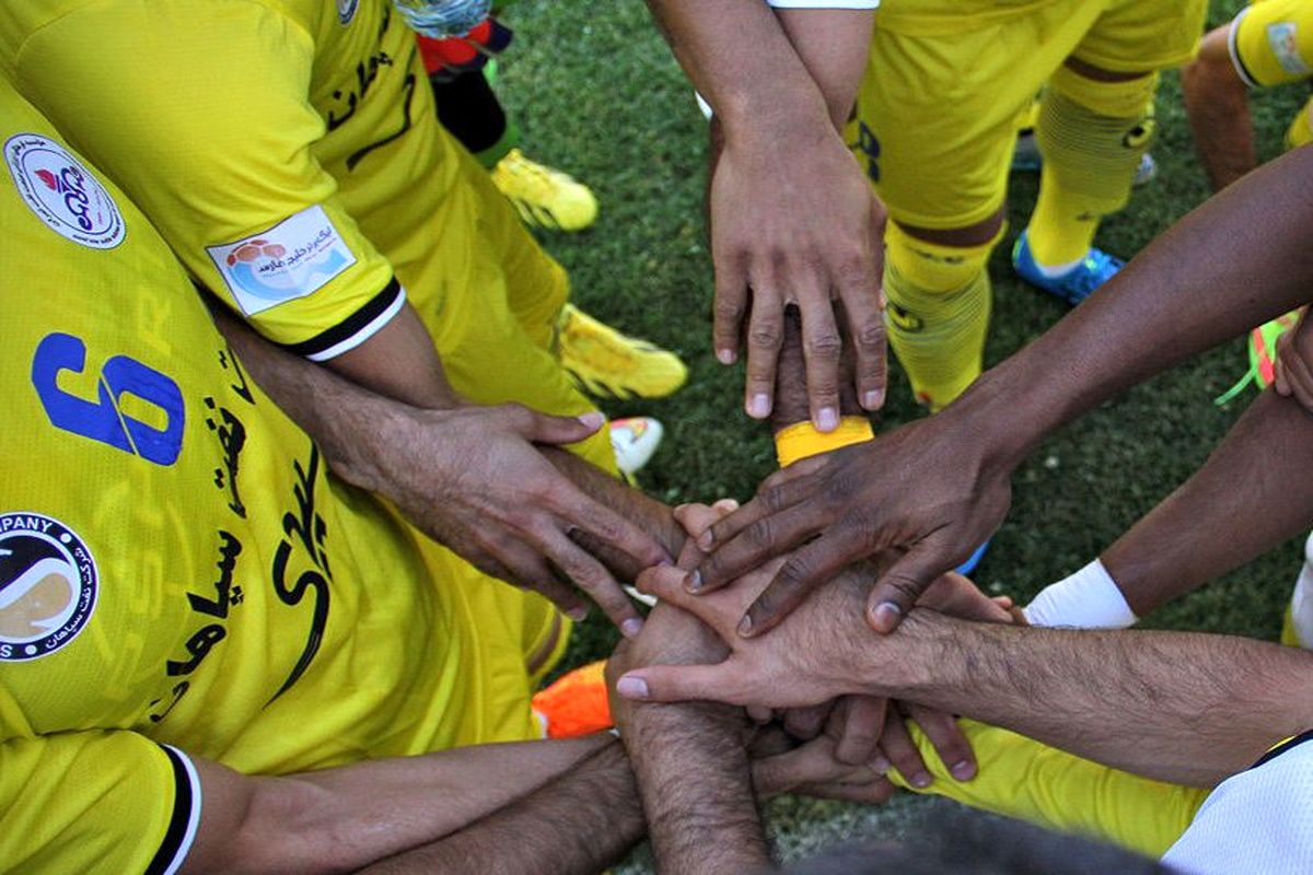 رنگ نفتی‌ها قرمز شد