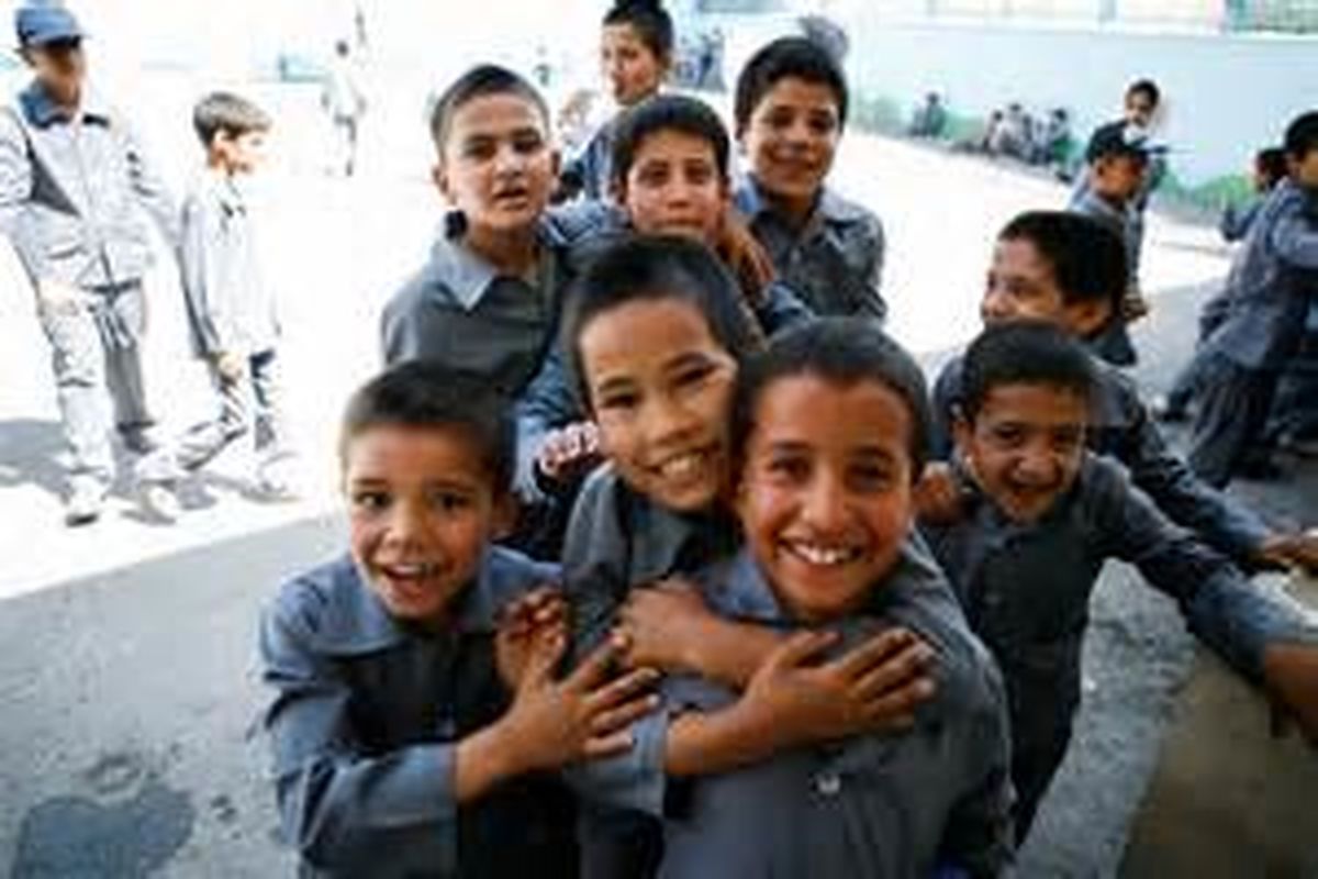 ایجاد مراکز محلی برای آموزش پناهندگان بی سواد در ایران