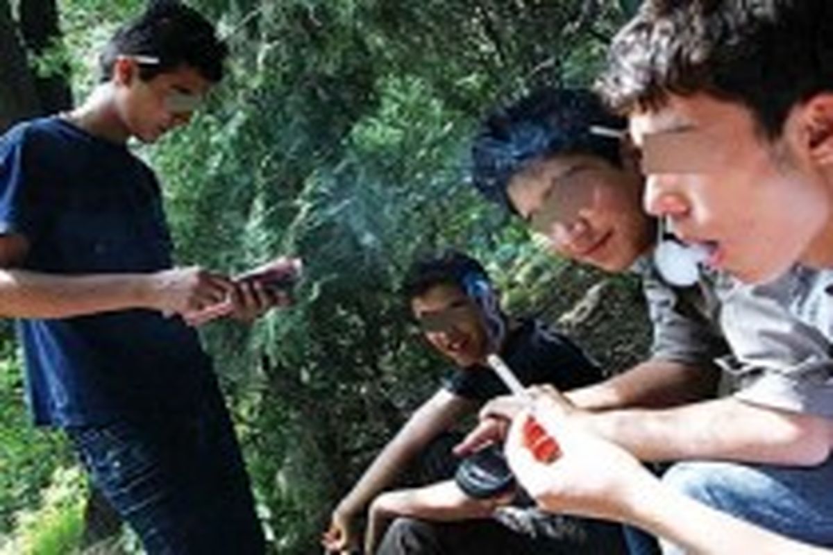 سهل‌انگاری در تربیت عامل اعتیاد کودکان/ از کاهش سن اعتیاد در زاهدان تا عواقب مصرف مواد مخدر در جوانان